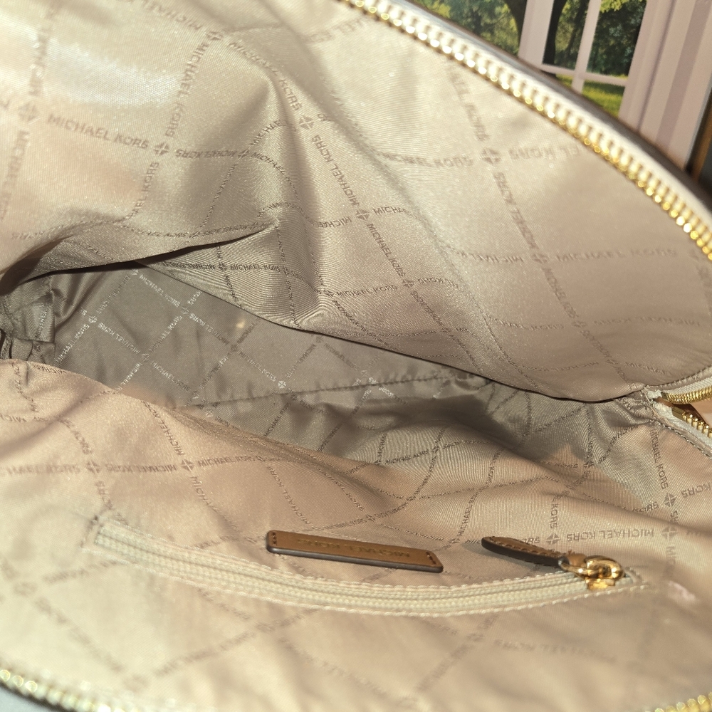 Michael Kors Beige and Brown Woman Backpack With Wallet1 - Picture 3 of 11